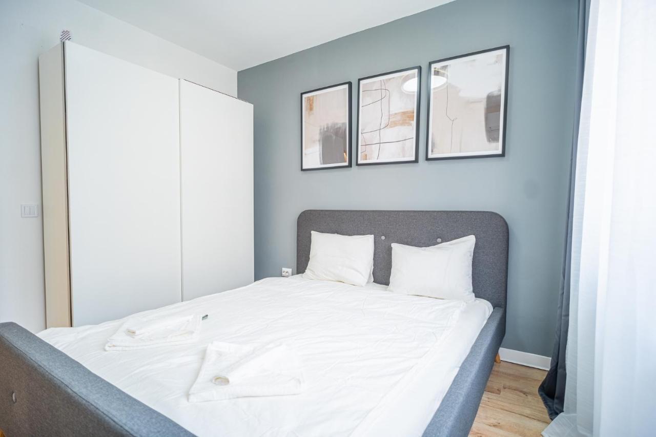 Refreshingly Chic: Newly Renovated 2Br Apartment Bucharest Exterior photo