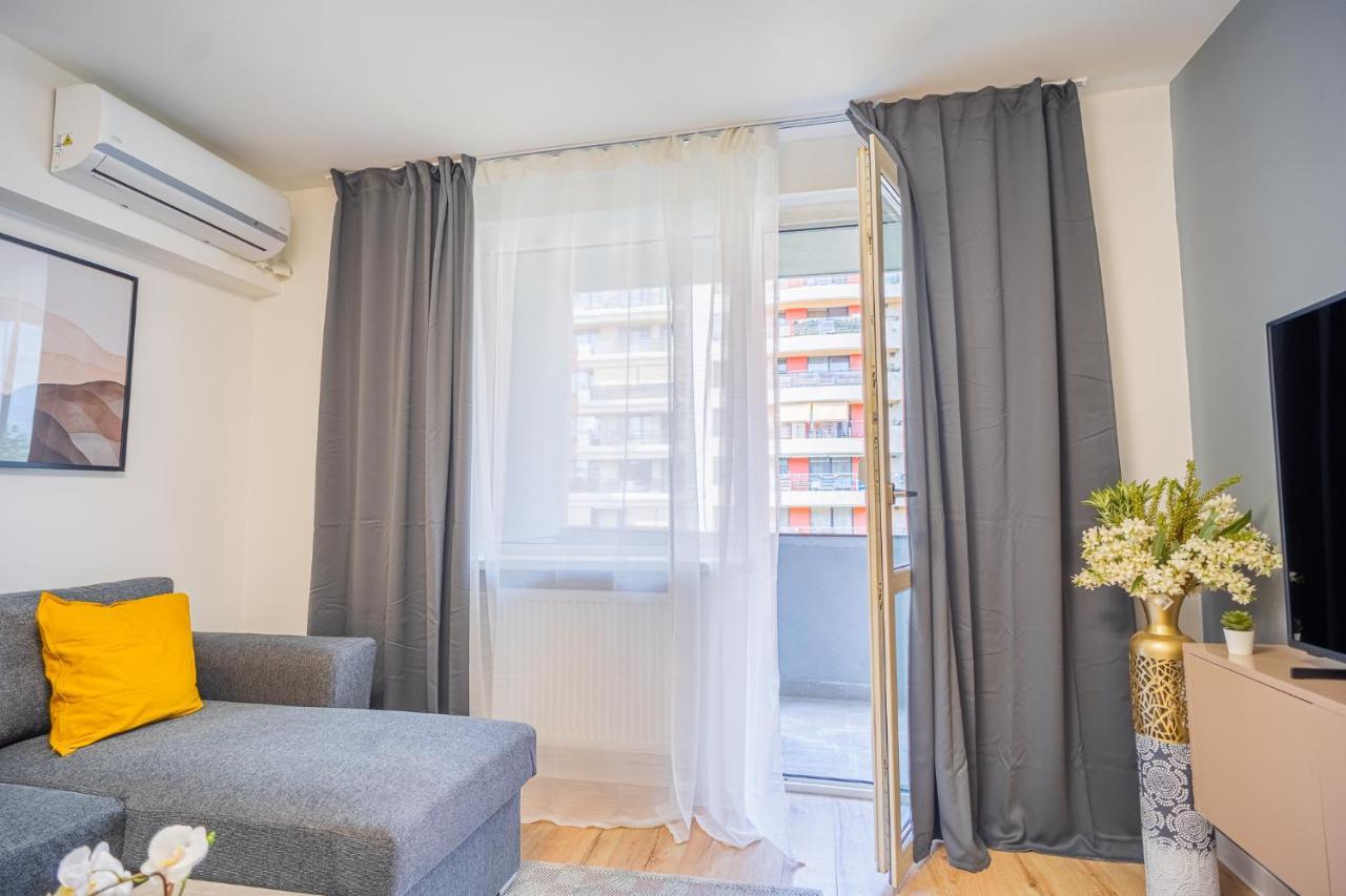 Refreshingly Chic: Newly Renovated 2Br Apartment Bucharest Exterior photo